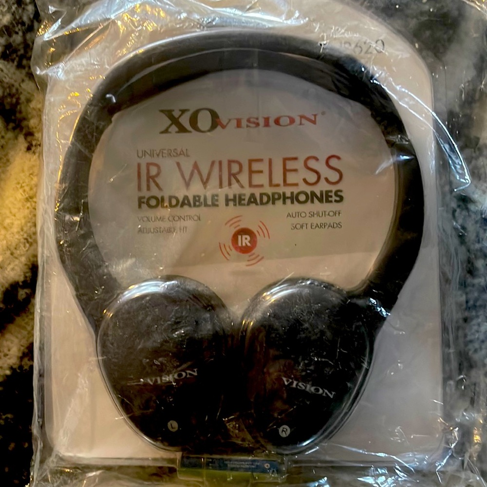 XOvision IR Wireless Foldable Headphones
